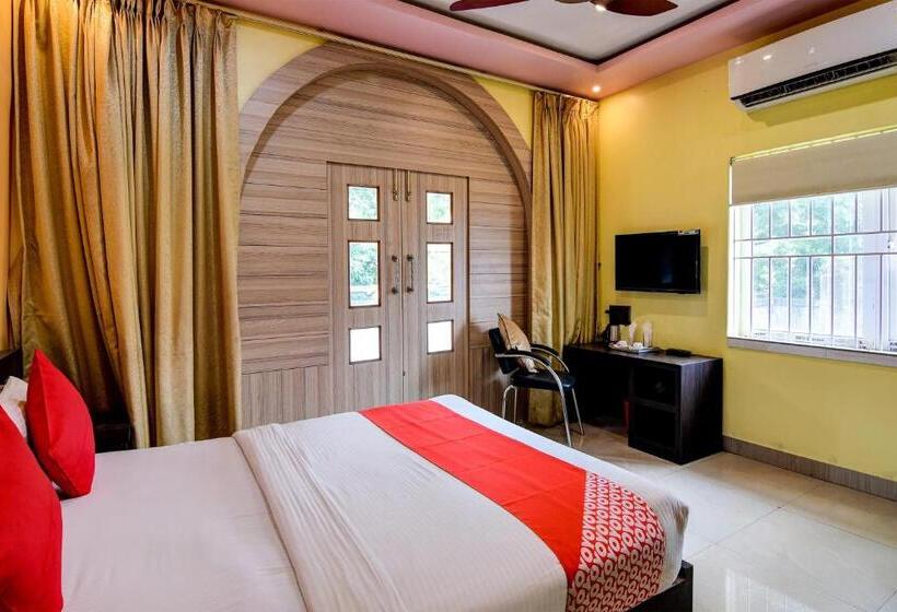 اتاق کلاسیک سه تخته, Oyo Flagship Hotel Mahal