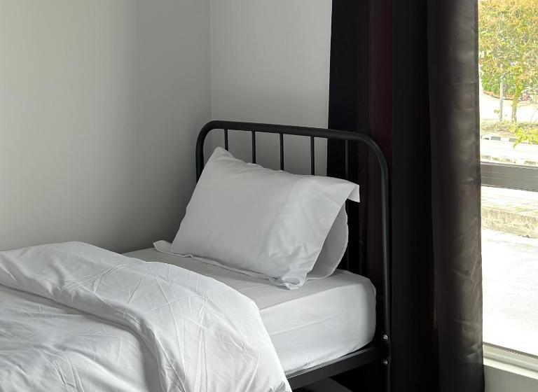 חדר סטנדרט יחיד, Be Right Back Loft