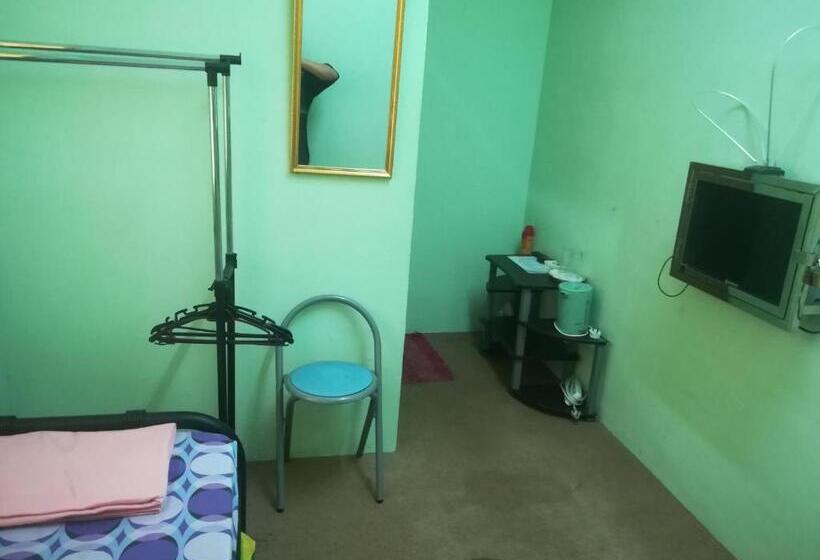 חדר סטנדרט לשלושה, Ilhamvilla Guest House Binjai Kubang Kerian