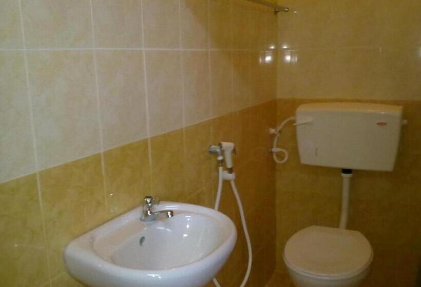 חדר סטנדרט לשלושה, Ilhamvilla Guest House Binjai Kubang Kerian