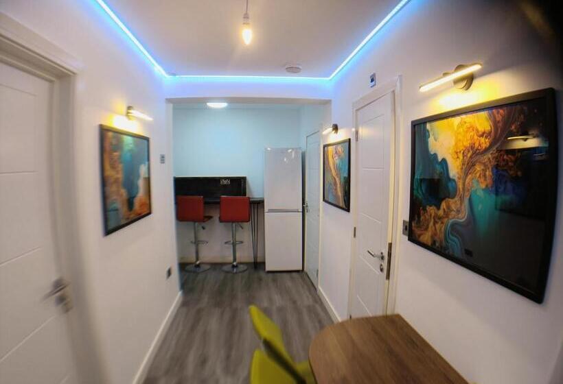 带城市景观的高级房间, Pinewood Guest House