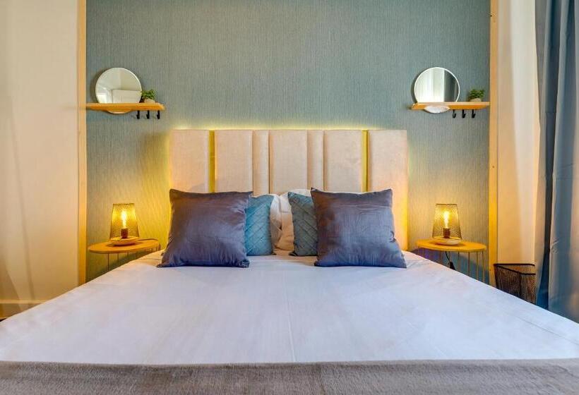 اتاق استاندارد با سرویس بهداشتی مشترک, Quiet View Rooms