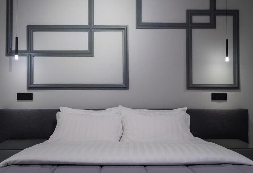 سوییت, The Cave Suites Spa