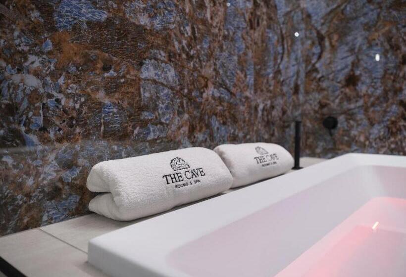 سوییت لوکس, The Cave Suites Spa