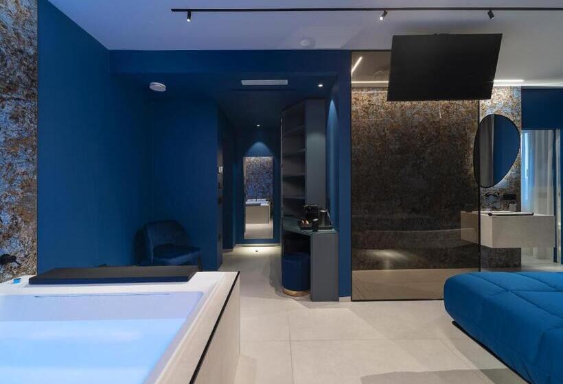 سوییت لوکس, The Cave Suites Spa