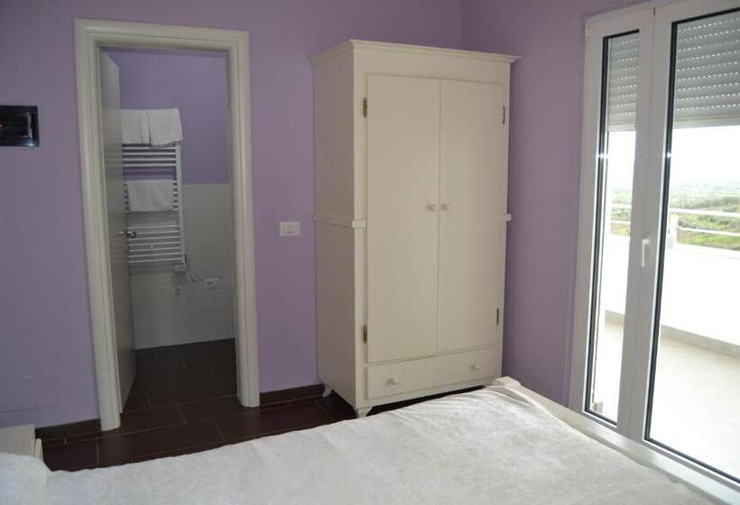 스탠다드 룸 킹사이즈 침대, Kodra E Godenve