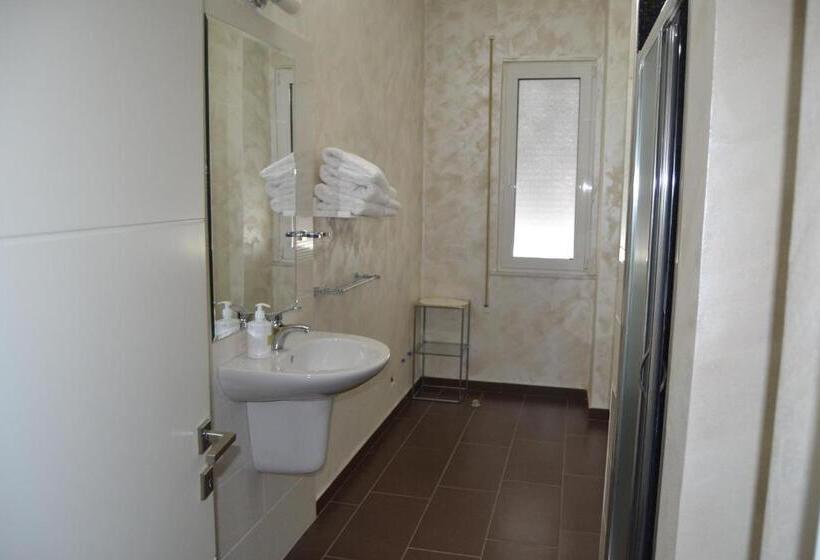 디럭스 트리플 룸, Kodra E Godenve