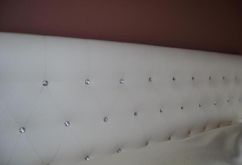 디럭스 룸, Kodra E Godenve