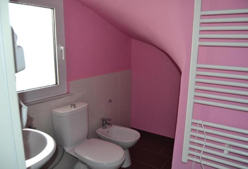 4인용 스탠다드 룸, Kodra E Godenve