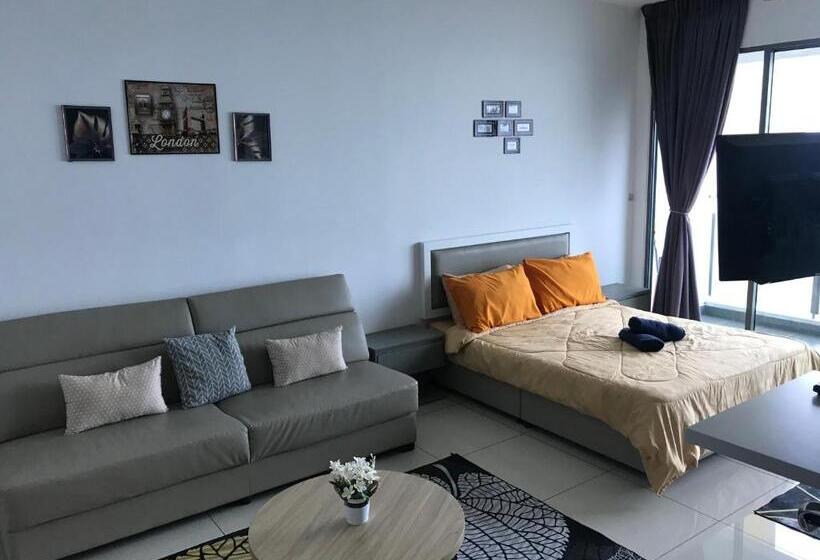 סטודיו סטנדרט נוף לים, Evo Soho Studio Suites Bangi By Molek Homestay  Pool Or City View