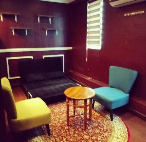 Escritório Estándar, Grand Illusyin