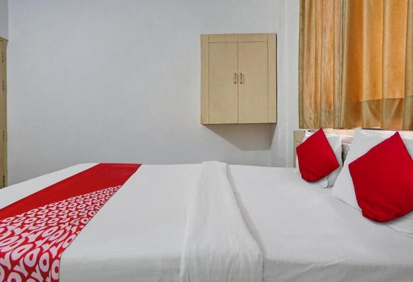 חדר קלאסי לשלושה, Oyo Sharanbasweshwar Executive Lodge