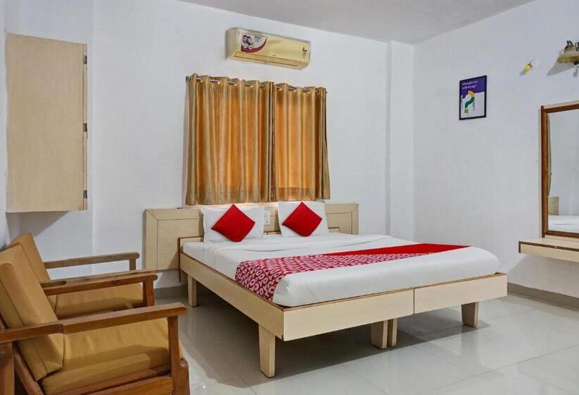 Трехместный Номер Классика, Oyo Sharanbasweshwar Executive Lodge