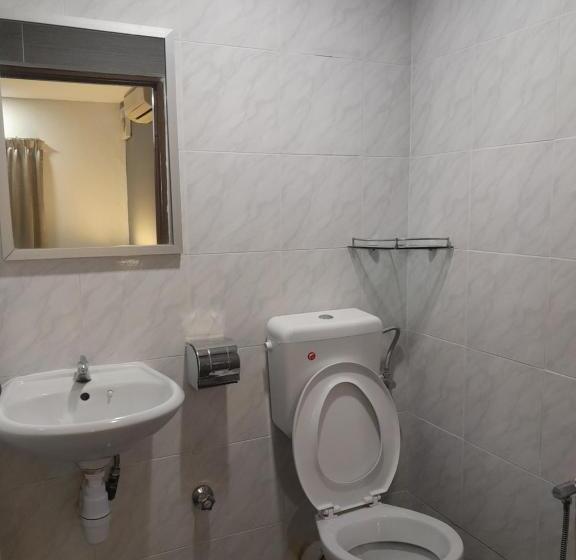 Deluxe Rum, The Great