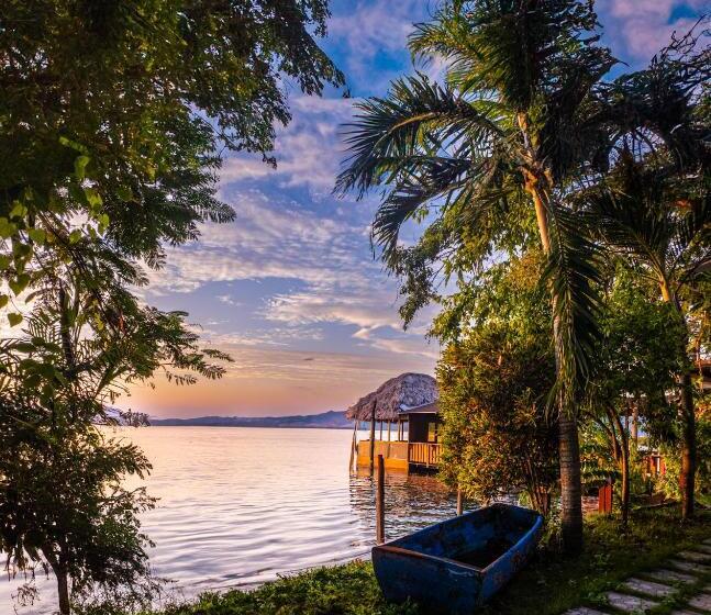 اتاق استاندارد با چشم‌انداز دریاچه, Las Luciernagas Hotel Boutique