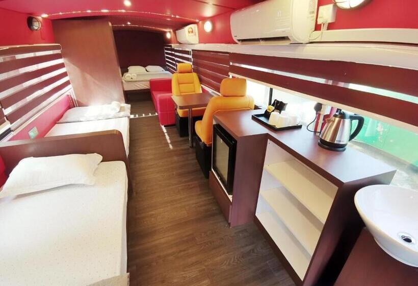 Семейный Номер, Pangkor Bus Resort By Besla