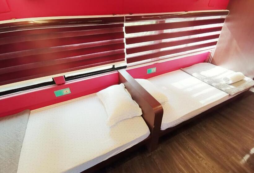 家庭间, Pangkor Bus Resort By Besla