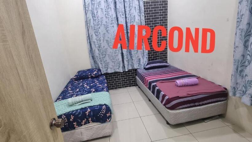 3ベッドルームハウス, Homestay Di Jitra