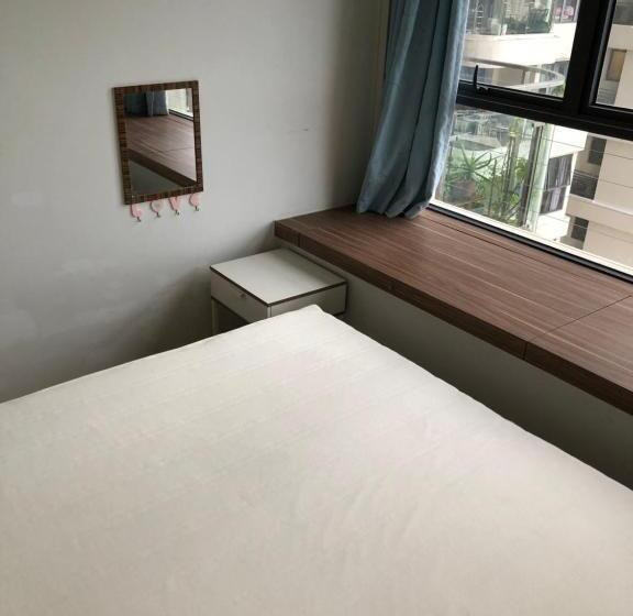 Standard room with outdoor bath, Medium Sized Bedroom, Girls Only In Country Garden Danga Bay, 2pax, Free Wifi, Parking