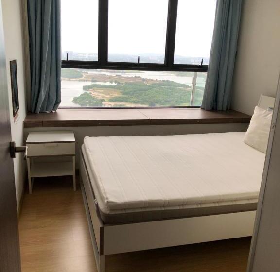 Standard room with outdoor bath, Medium Sized Bedroom, Girls Only In Country Garden Danga Bay, 2pax, Free Wifi, Parking