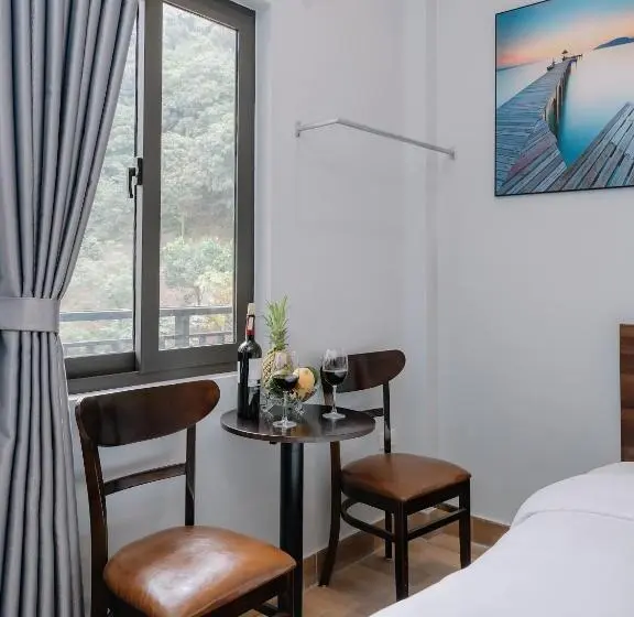 اتاق استاندارد با تخت بزرگ, Napoli Hostel Cat Ba