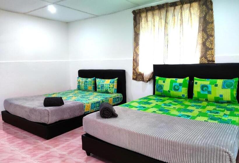 غرفة عائلية, Lata Bayu Chalet   Waterfall & River With Kids Pool