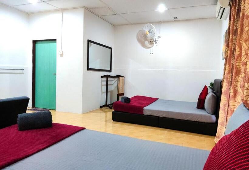 غرفة تنفيذية, Lata Bayu Chalet   Waterfall & River With Kids Pool