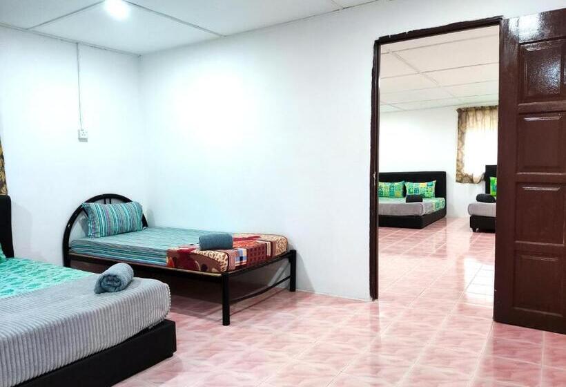 غرفة عائلية, Lata Bayu Chalet   Waterfall & River With Kids Pool