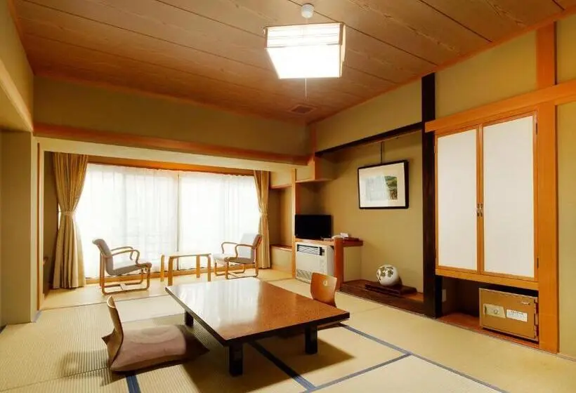 スタンダード4人部屋, Ryokan Tamagoyu