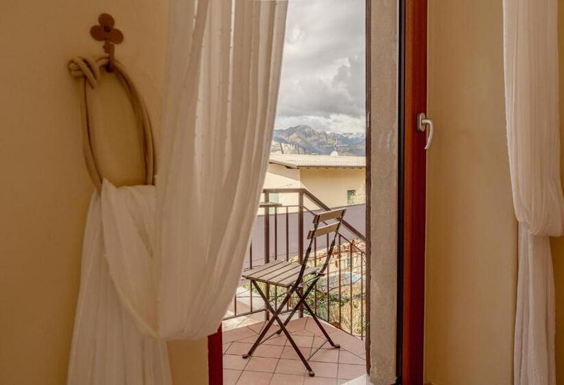 غرفة قياسية مطلّة علي البحيرة, Garda Doma