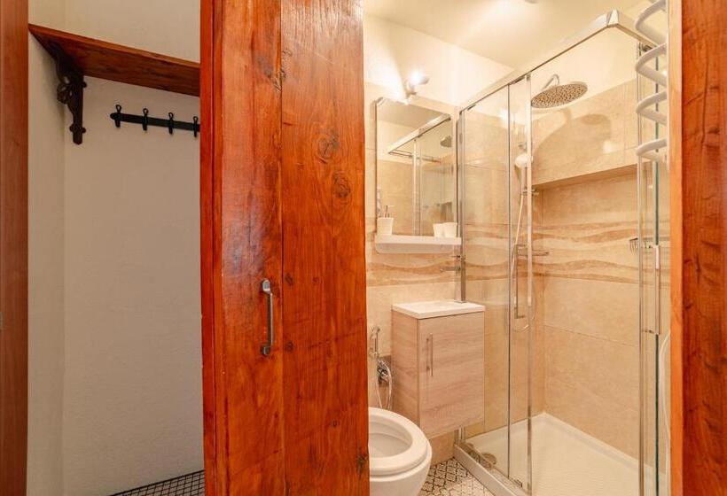 غرفة قياسية مطلّة علي البحيرة, Garda Doma