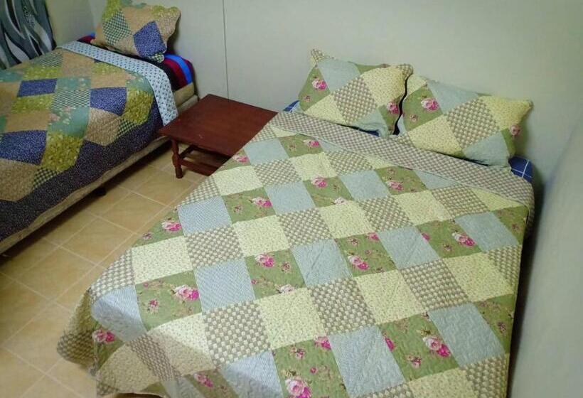 Дом 3 Спальни, Homestay Sejati
