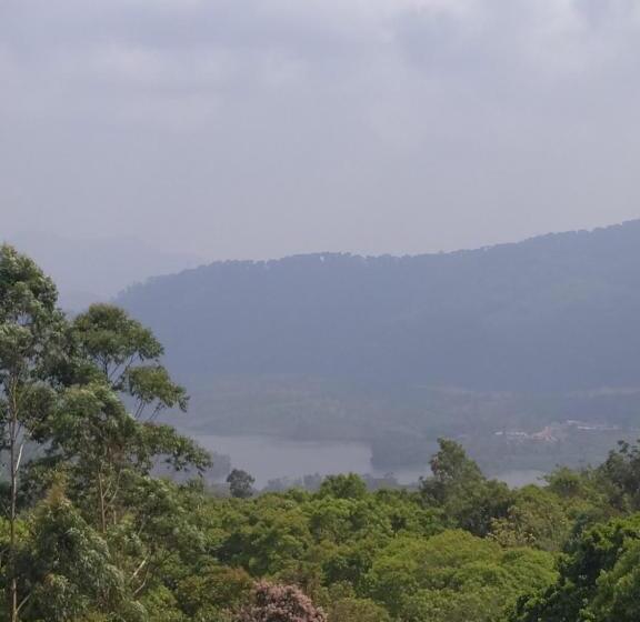 발코니 디럭스 룸, Munnar Estate Residency