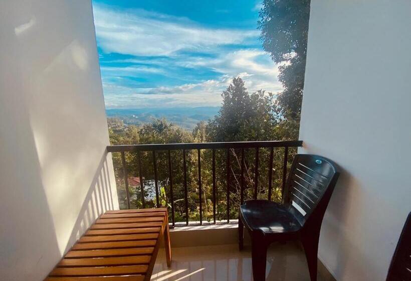 발코니 디럭스 룸, Munnar Estate Residency