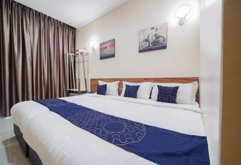 חדר דלוקס לשלושה, Avatel Jelutong