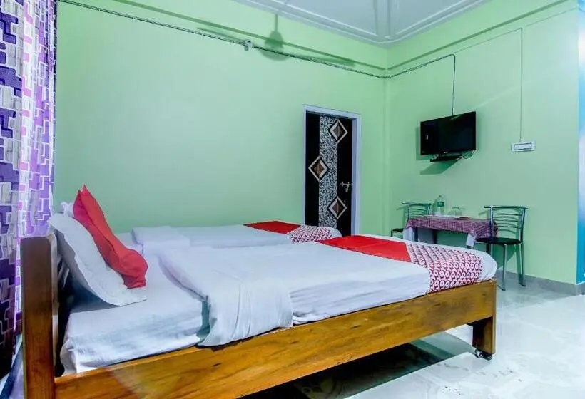 Classic Kolmen Hengen Huone, Oyo Flagship Bonfire Kaziranga Resort