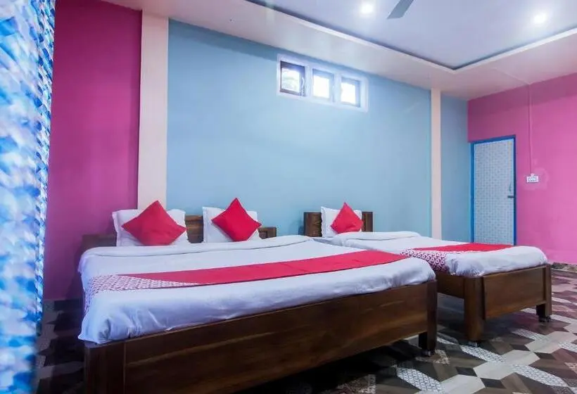 Classic Kolmen Hengen Huone, Oyo Flagship Bonfire Kaziranga Resort