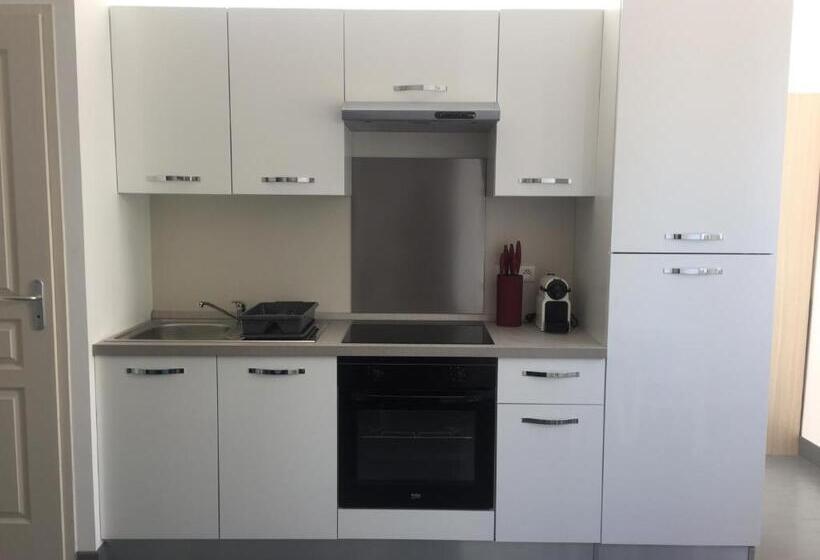 수피리어 스튜디오, Les Suites De L Alvertonne