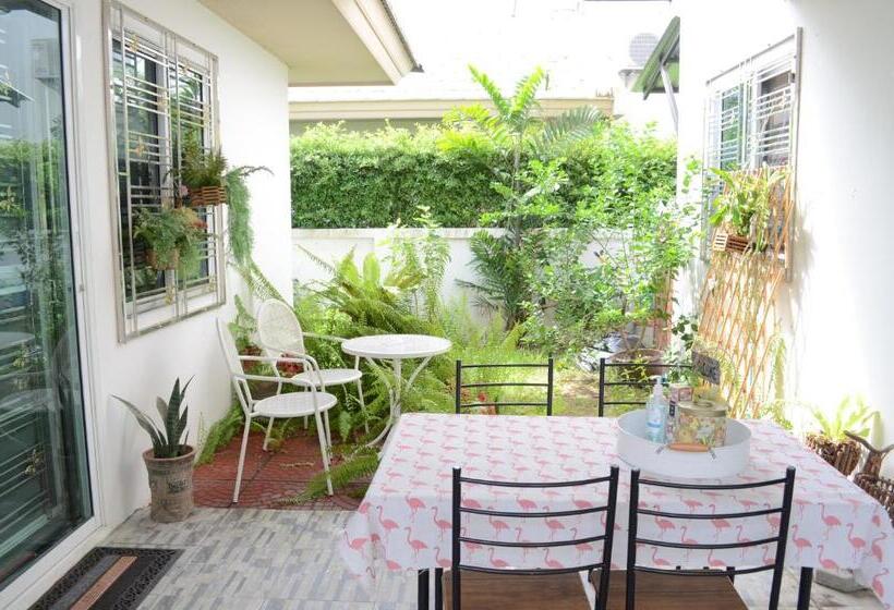 带大床的豪华间, Modern Room At Sabai Sabai Homestay Ayutthaya