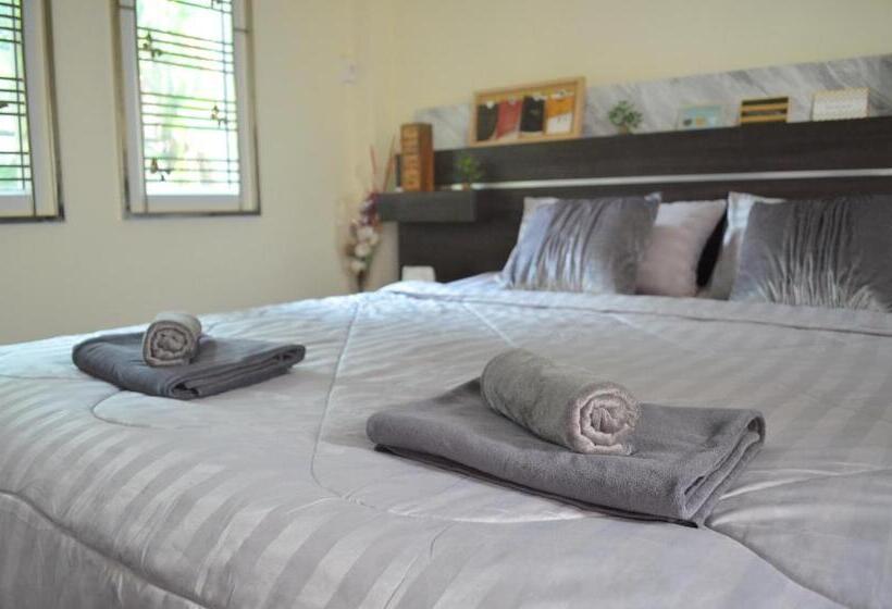 스탠다드 룸 킹사이즈 침대, Modern Room At Sabai Sabai Homestay Ayutthaya