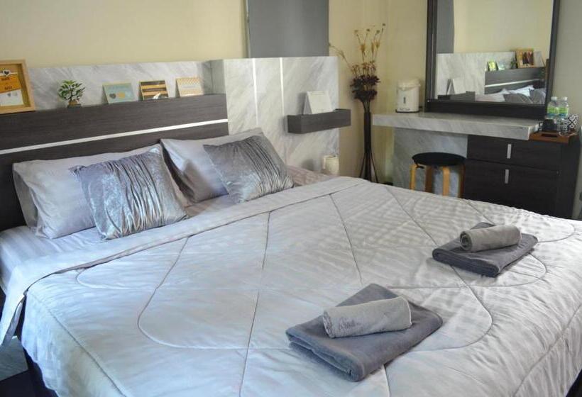 带大床的豪华间, Modern Room At Sabai Sabai Homestay Ayutthaya