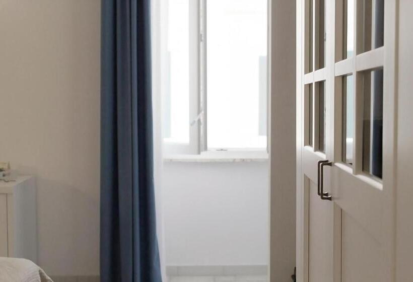 اتاق لوکس سه تخته, Sant Eufemia Rooms Self Check In