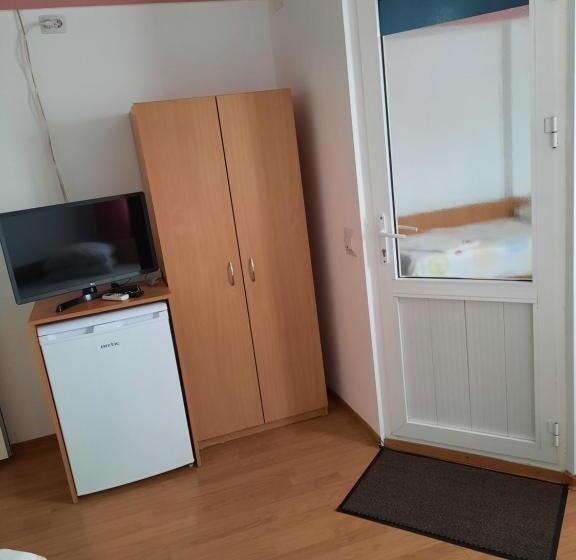 Camera Tripla Comfort, Vila Romina