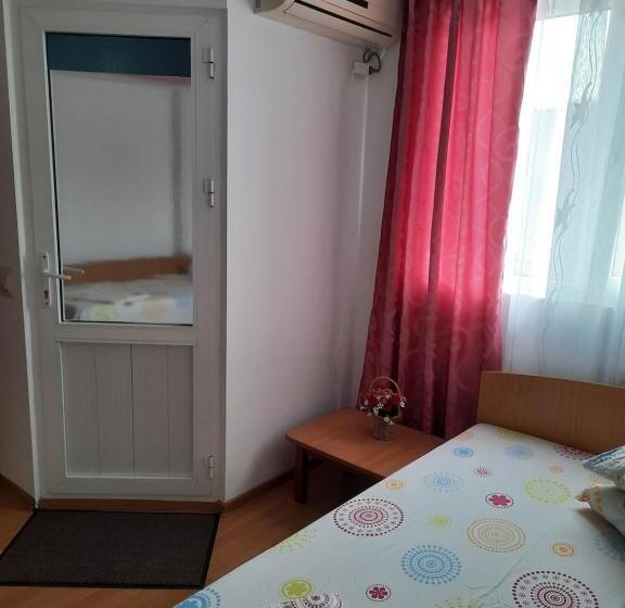 Camera Tripla Comfort, Vila Romina