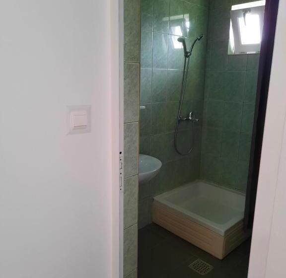Camera Familiare, Vila Romina