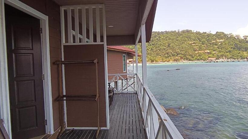 اتاق سه نفره دلوکس با چشم‌انداز دریا, Salang Indah Tioman