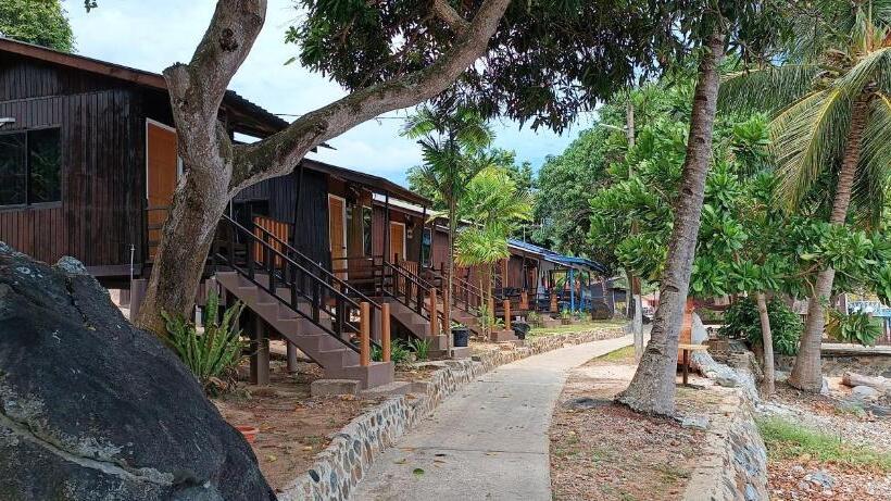 اتاق لوکس با بالکن, Salang Indah Tioman