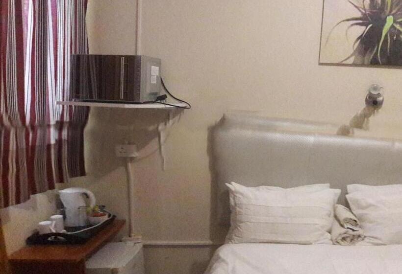 Номер Deluxe Вид на Бассейн, Beverly Corner Lodge