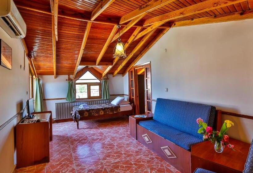 Семейный Номер Вид на Море, Club Hotel Gultur