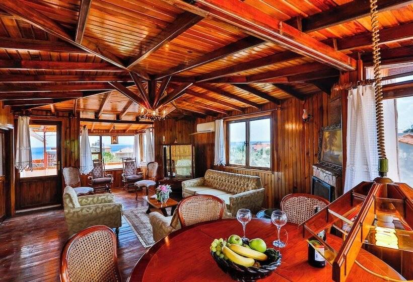 Четырехместный Номер Стандарт Вид на Сад, Club Hotel Gultur